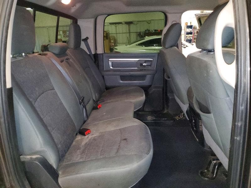 2018 RAM 1500 SLT 4WD 5.7L V-8 SLT 11