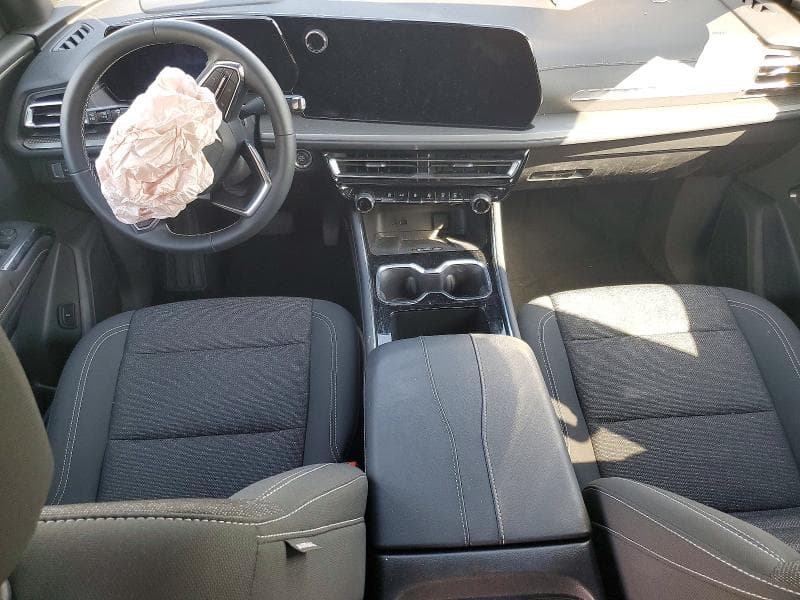 2025 CHEVROLET TRAVERSE LT LT 8