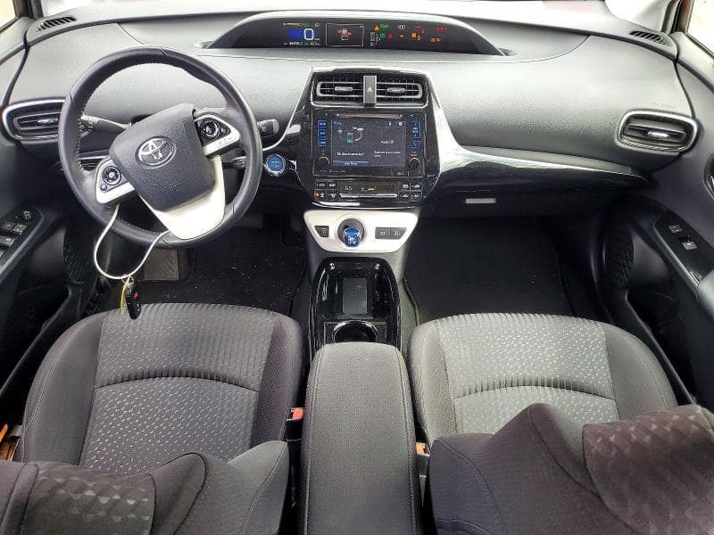 2017 TOYOTA PRIUS THREE THREE 8