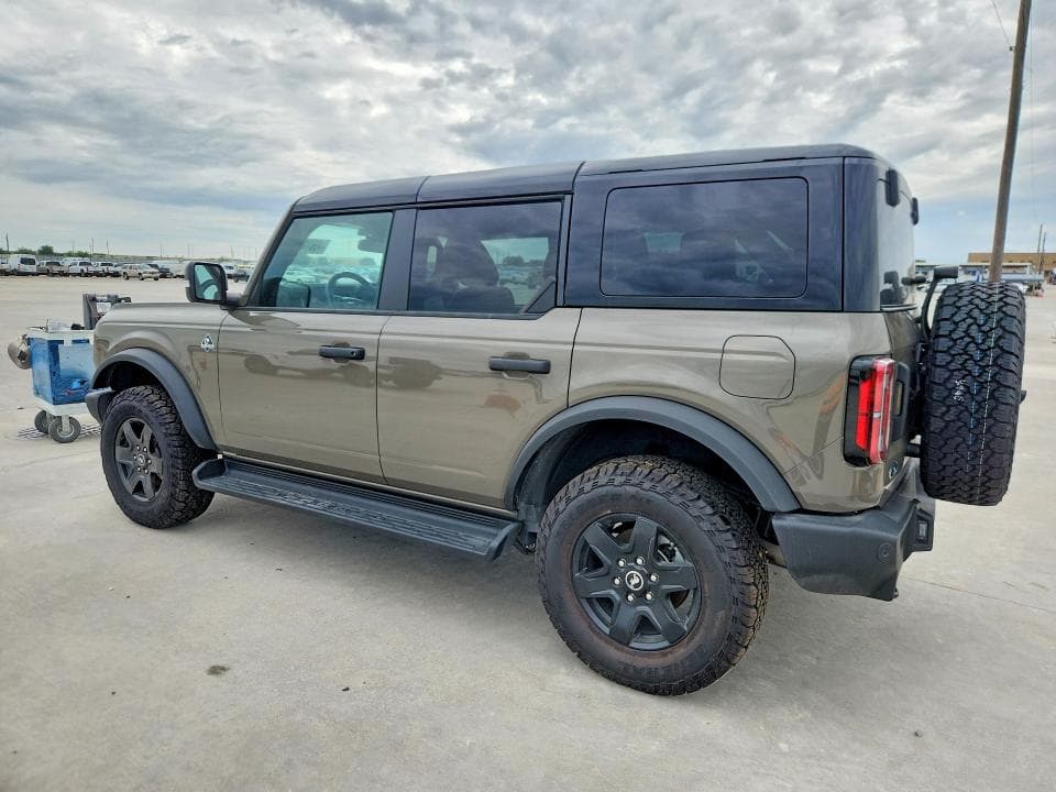 2025 FORD BRONCO OUTER BANKS 2