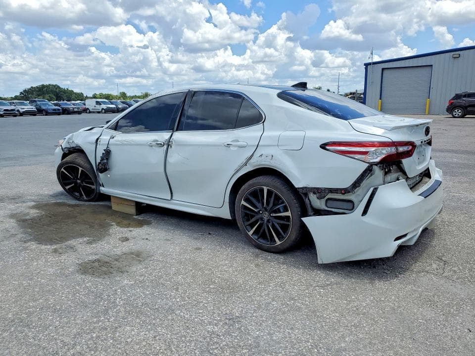 2020 TOYOTA CAMRY XSE 2