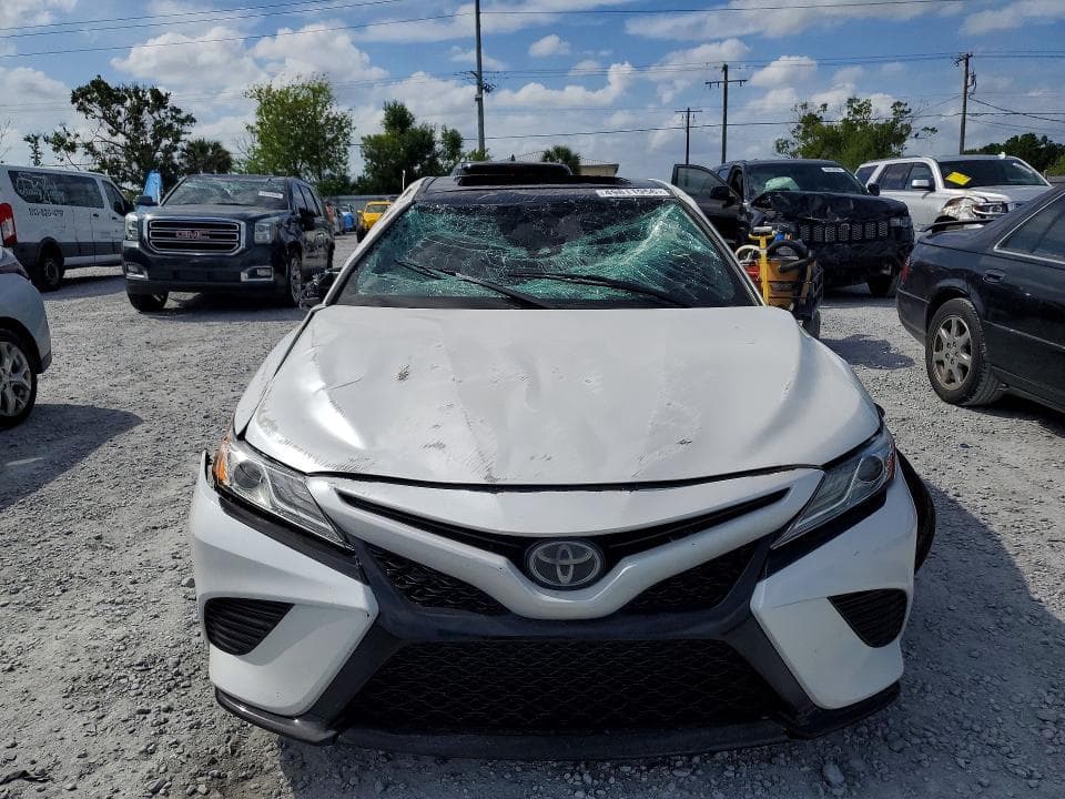 2020 TOYOTA CAMRY XSE 5