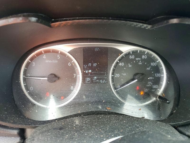 2021 NISSAN VERSA 1.6 BASE 9