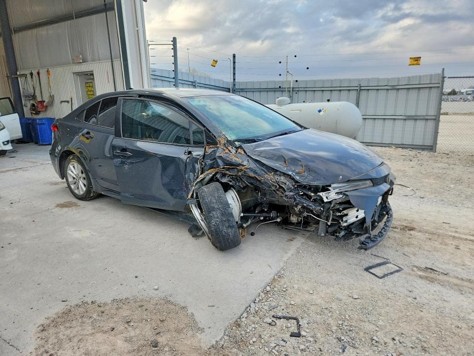2023 TOYOTA COROLLA LE 4