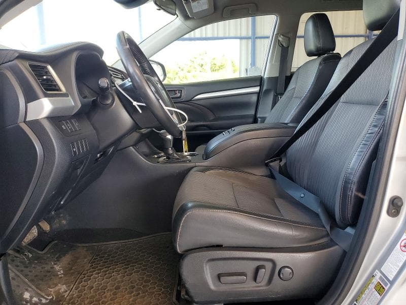 2019 TOYOTA HIGHLANDER LE PLUS LE PLUS 8