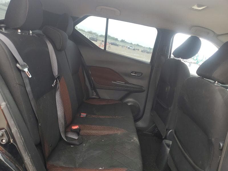 2019 NISSAN KICKS SR 10