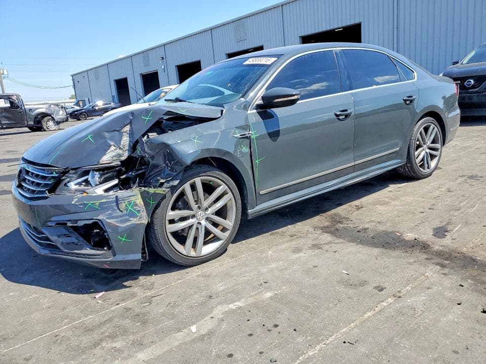 2017 VOLKSWAGEN PASSAT R-LINE - 1