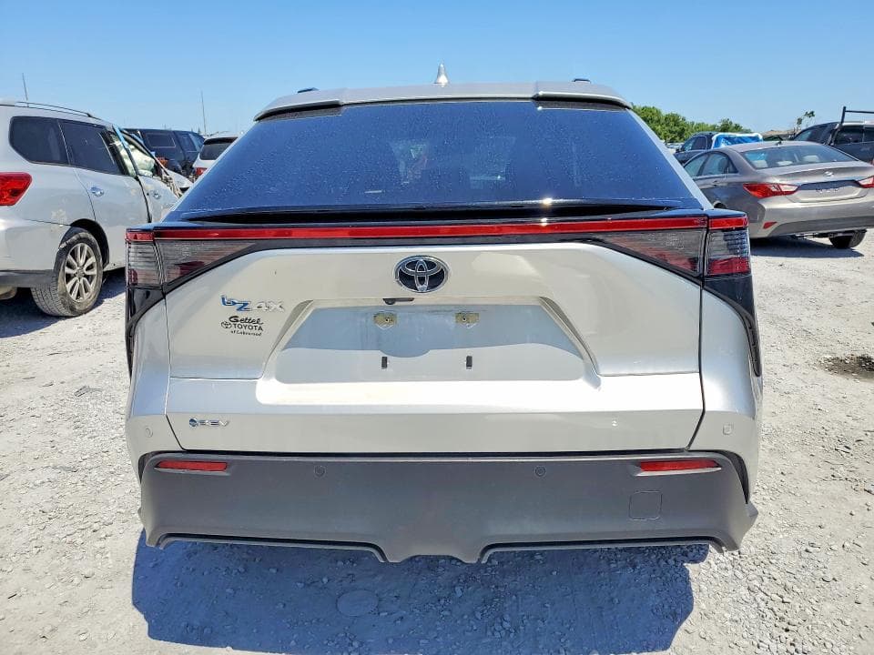 2024 TOYOTA BZ4X XLE 6