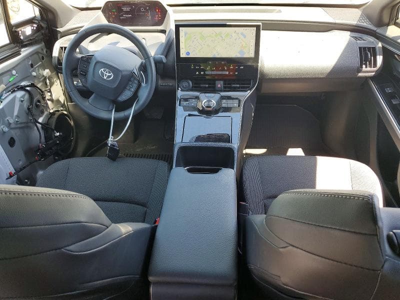 2024 TOYOTA BZ4X XLE 8