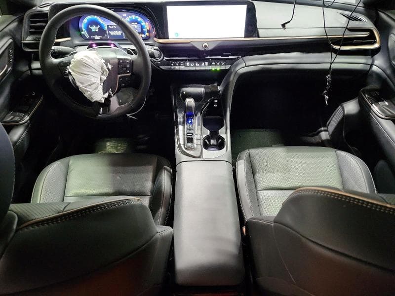 2025 TOYOTA CROWN SIGNIA LIMITED LIMITED 8
