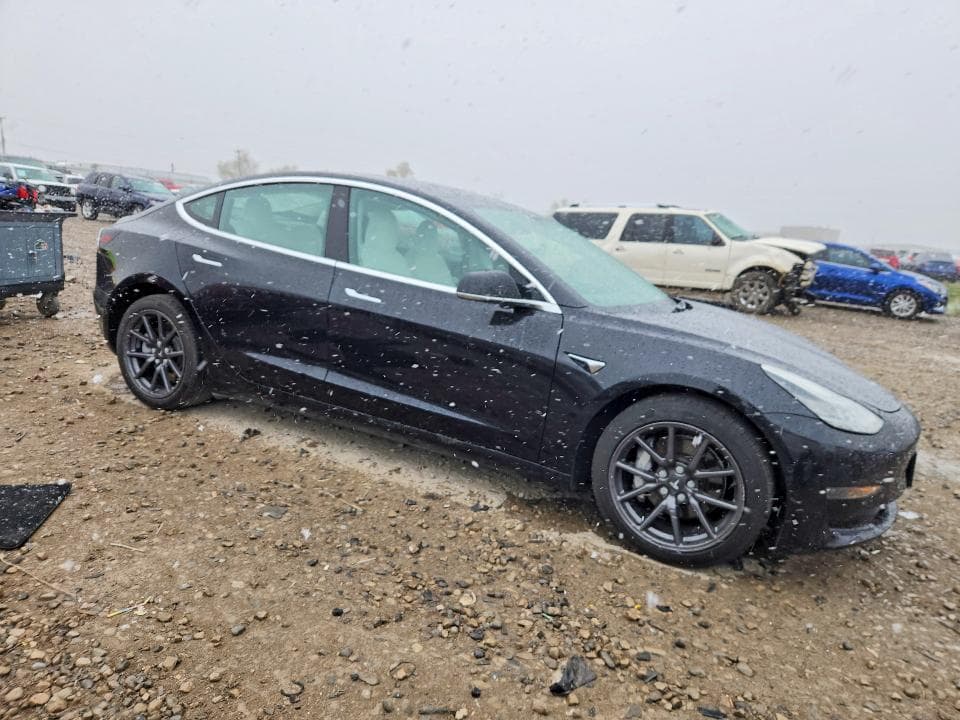 2018 TESLA MODEL 3 4