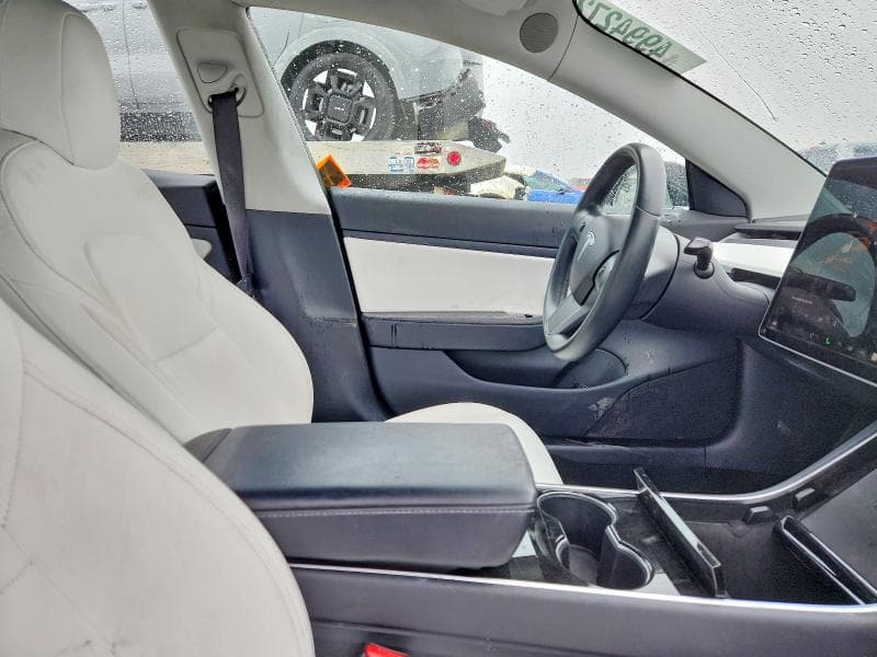 2018 TESLA MODEL 3 7