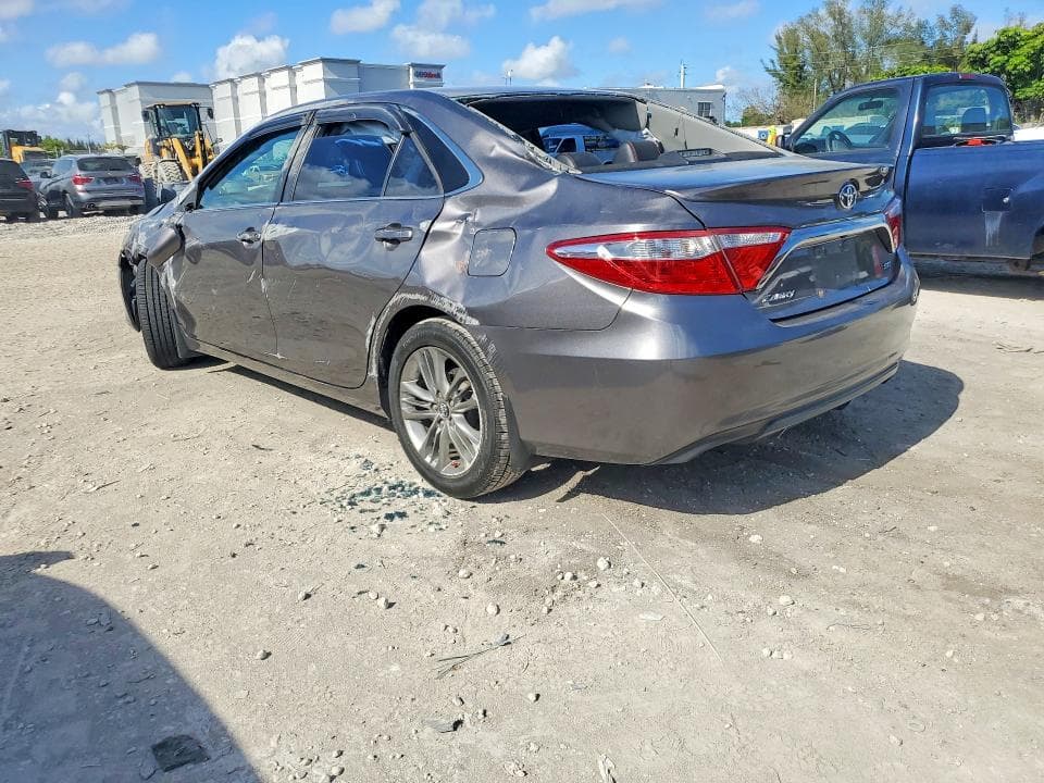 2017 TOYOTA CAMRY SE 2