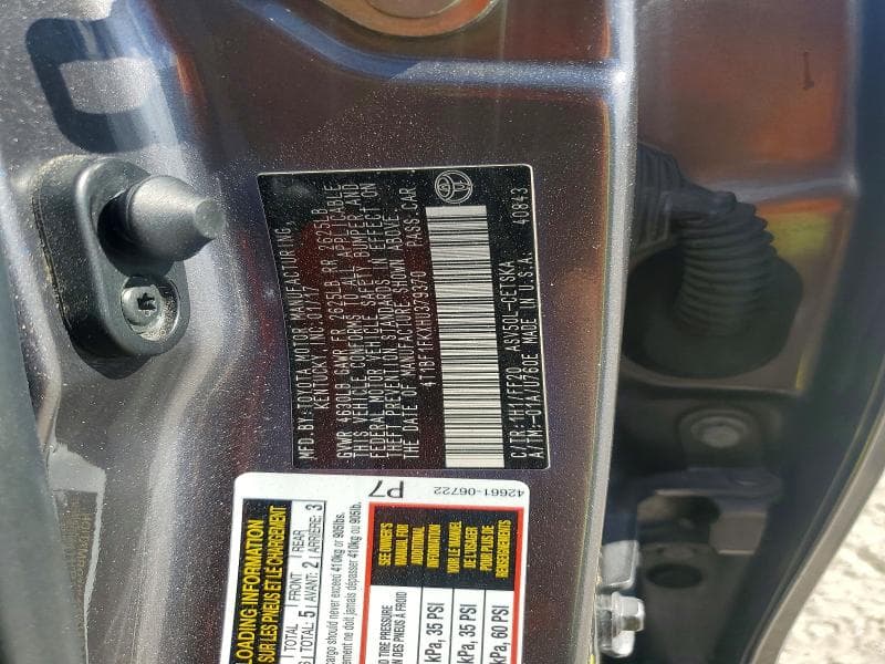 2017 TOYOTA CAMRY SE 12