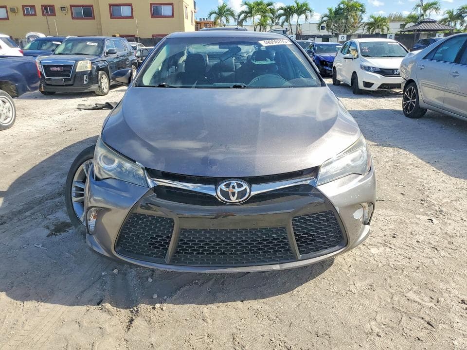 2017 TOYOTA CAMRY SE 5