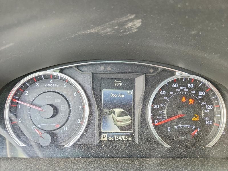2017 TOYOTA CAMRY SE 9