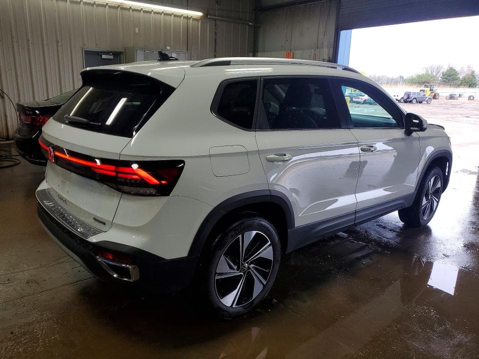 2023 VOLKSWAGEN TAOS SE SE 3