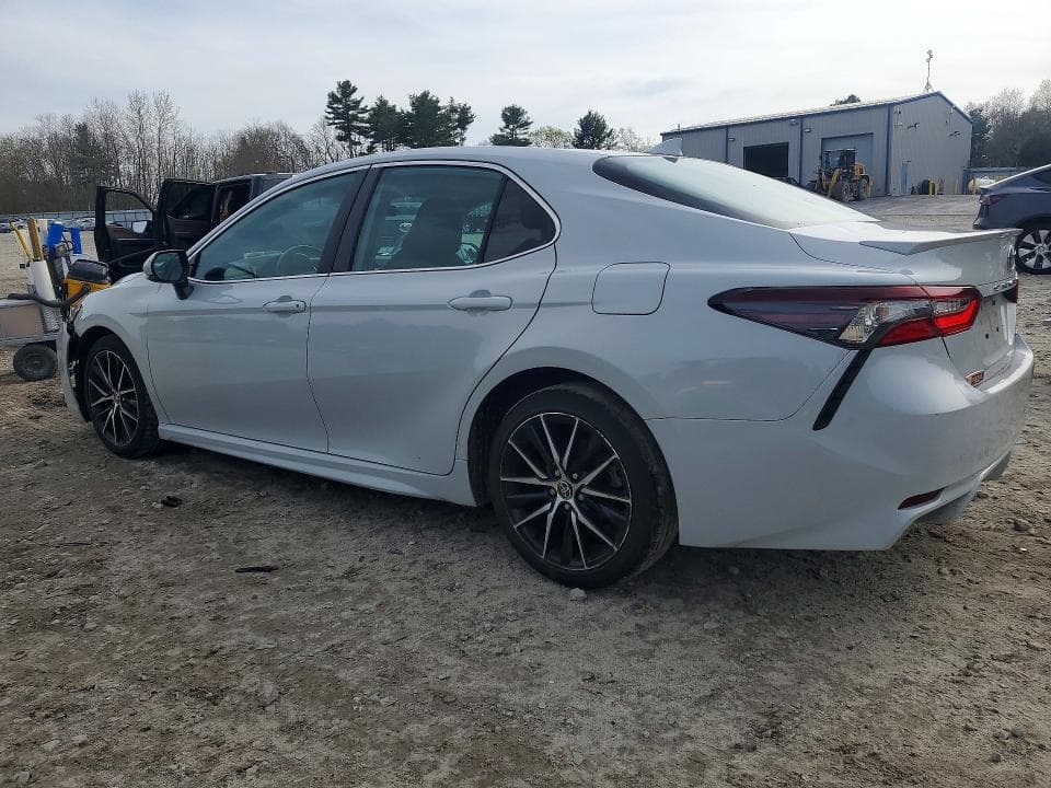 2022 TOYOTA CAMRY SE 2