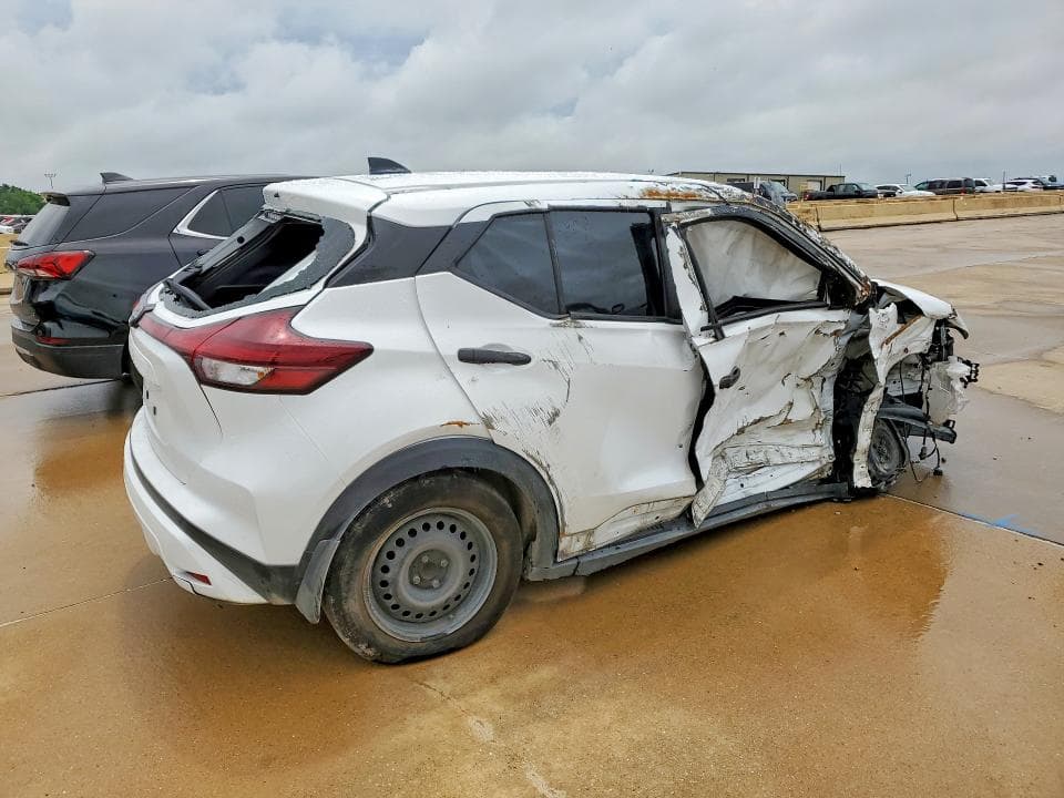 2024 NISSAN KICKS S S 3