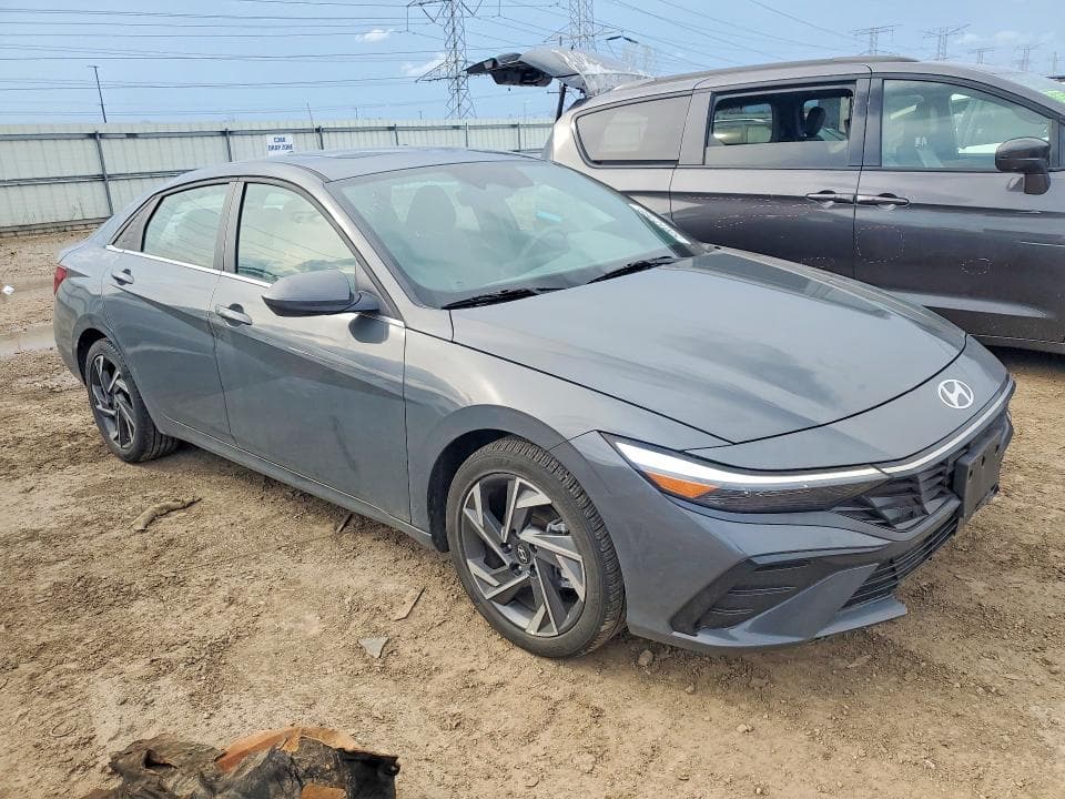 2024 HYUNDAI ELANTRA SEL SEL 4