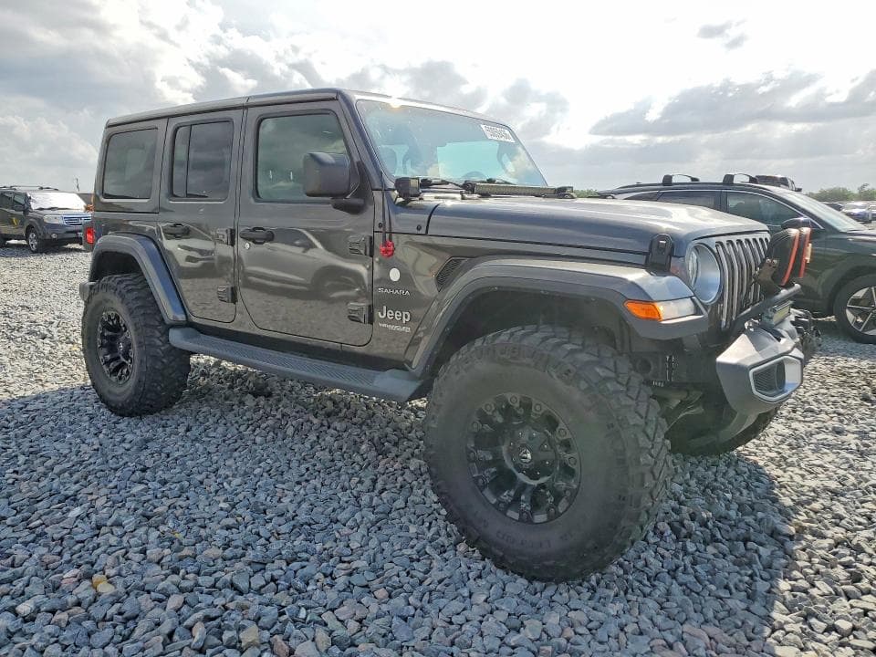 2018 JEEP WRANGLER UNLIMITED SAHARA 4