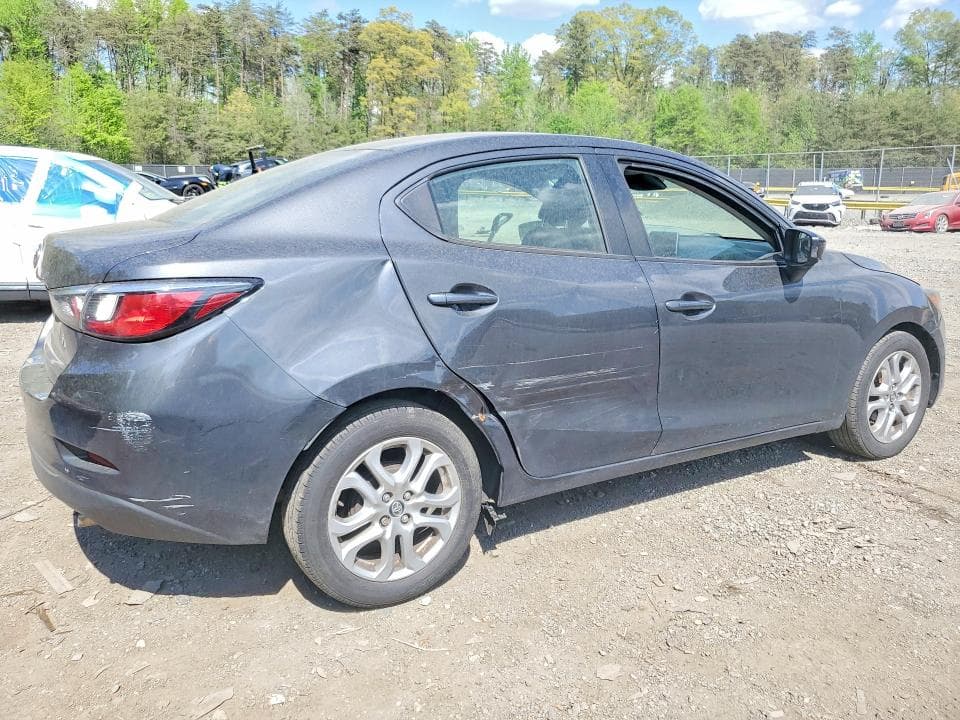 2017 TOYOTA YARIS 3
