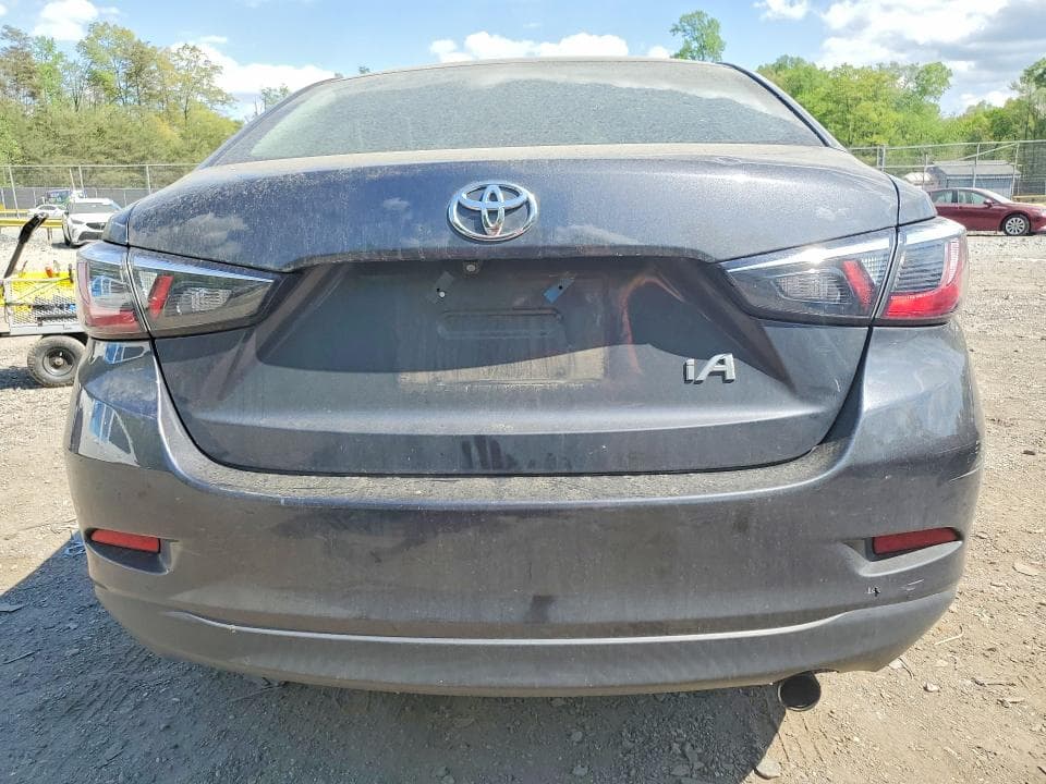 2017 TOYOTA YARIS 6