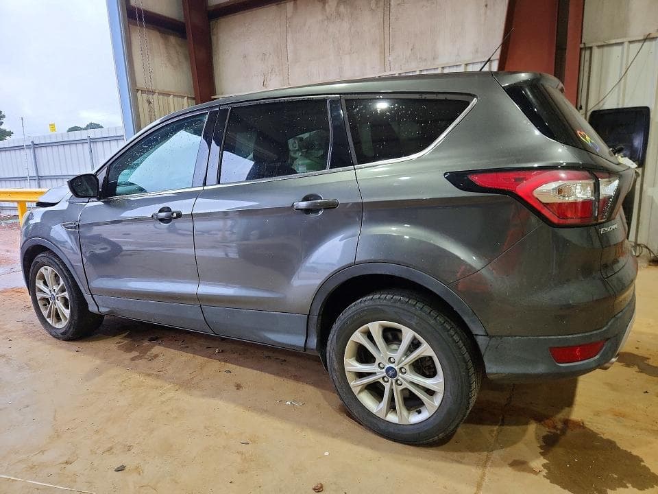 2017 FORD ESCAPE SE 2