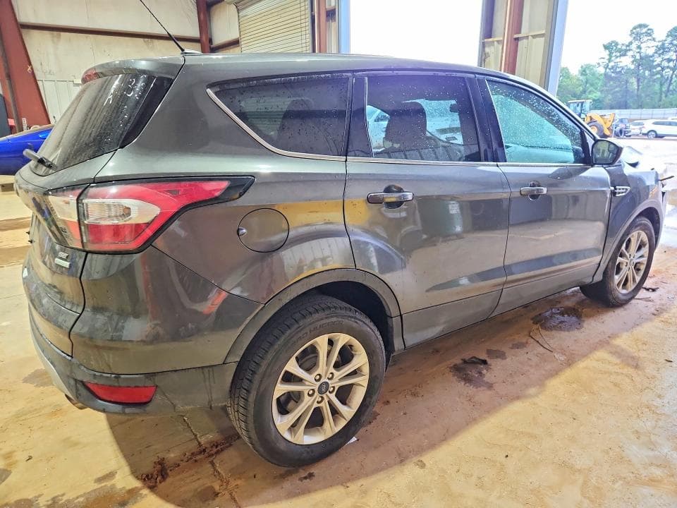 2017 FORD ESCAPE SE 3