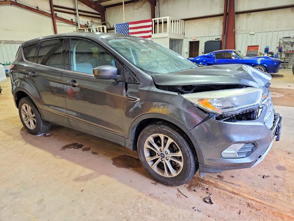 2017 FORD ESCAPE SE 4