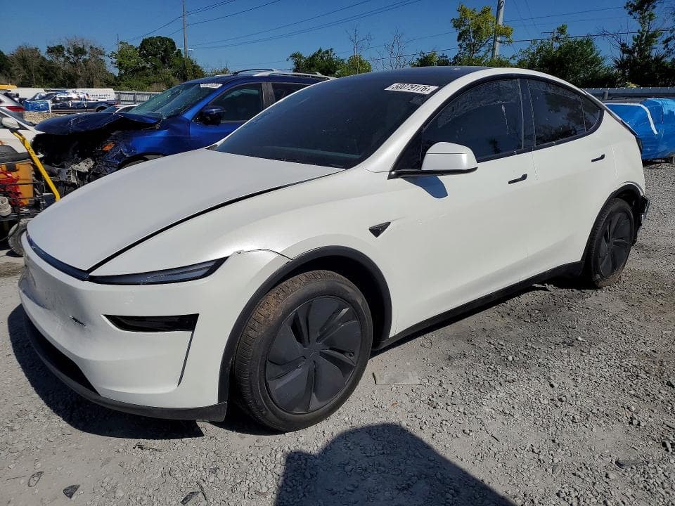 2026 TESLA MODEL Y 1