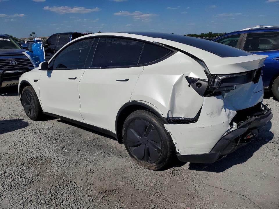 2026 TESLA MODEL Y 2