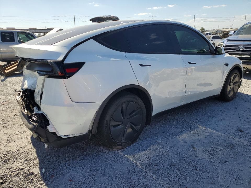 2026 TESLA MODEL Y 3
