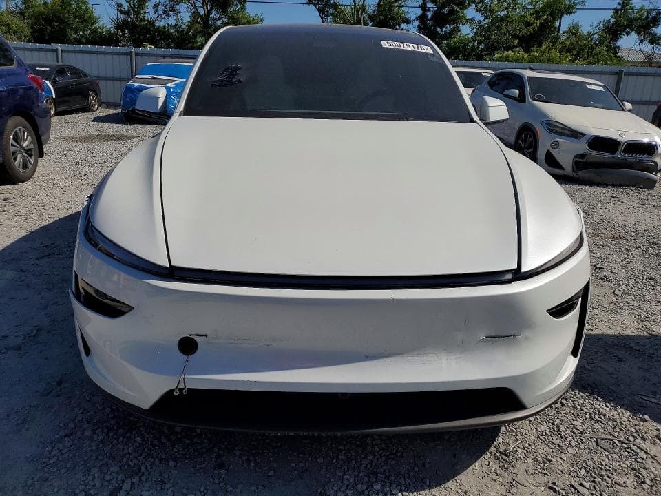 2026 TESLA MODEL Y 5
