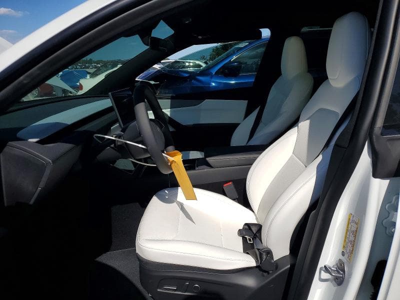 2026 TESLA MODEL Y 7