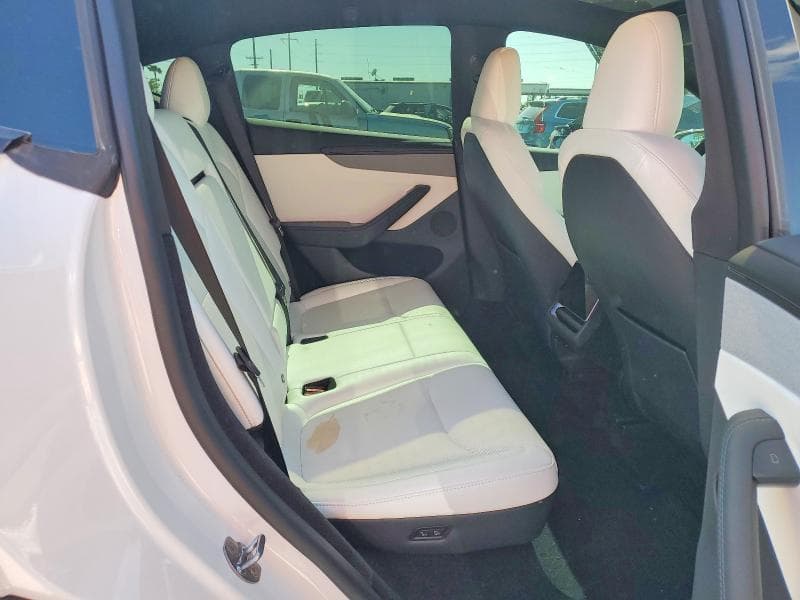 2026 TESLA MODEL Y 10