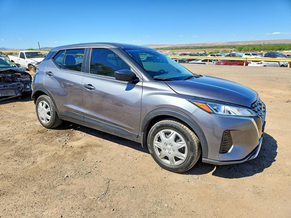 2024 NISSAN KICKS S S 4