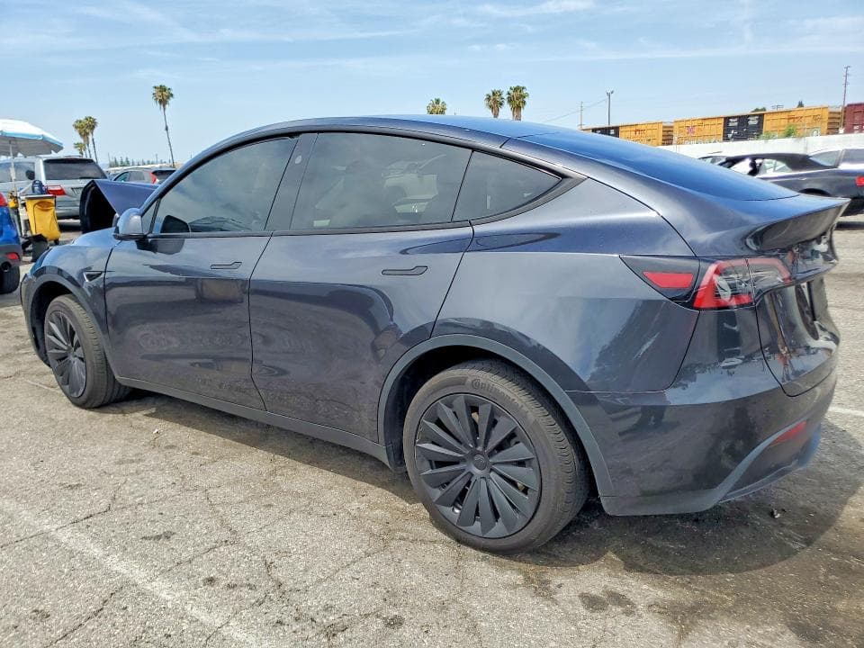 2024 TESLA MODEL Y 2
