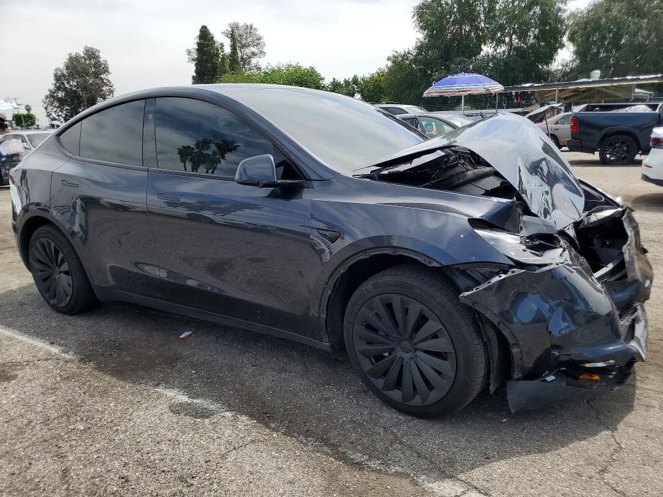 2024 TESLA MODEL Y 4