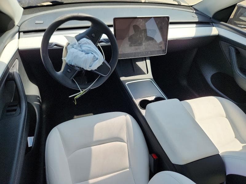 2024 TESLA MODEL Y 8