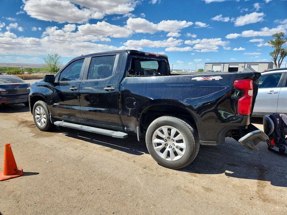 2022 CHEVROLET SILVERADO K1500 CUSTOM 2