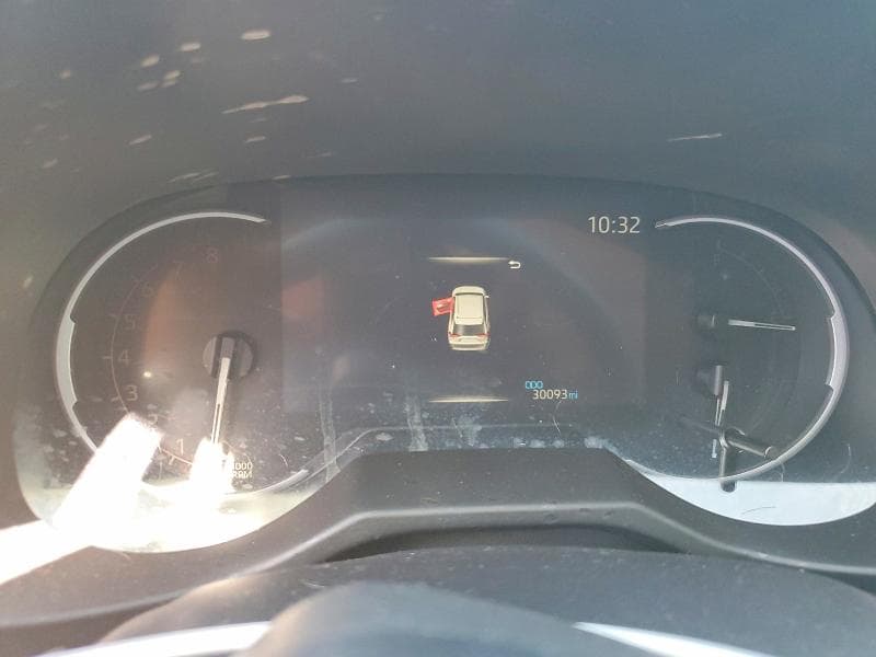 2024 TOYOTA RAV4 XLE PREMIUM 9