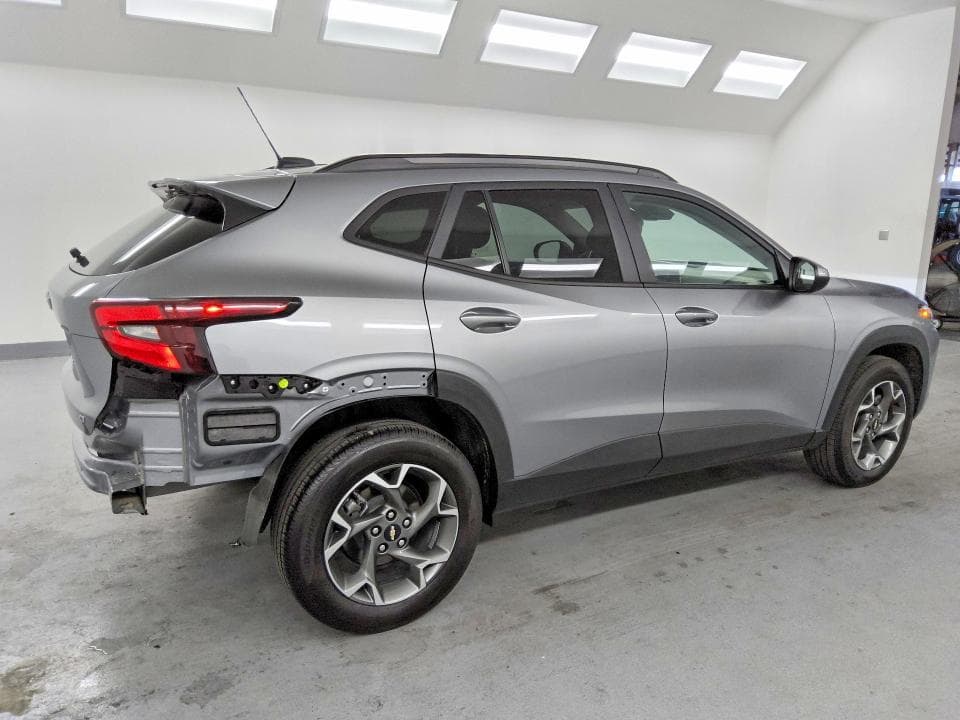 2025 CHEVROLET TRAX 4