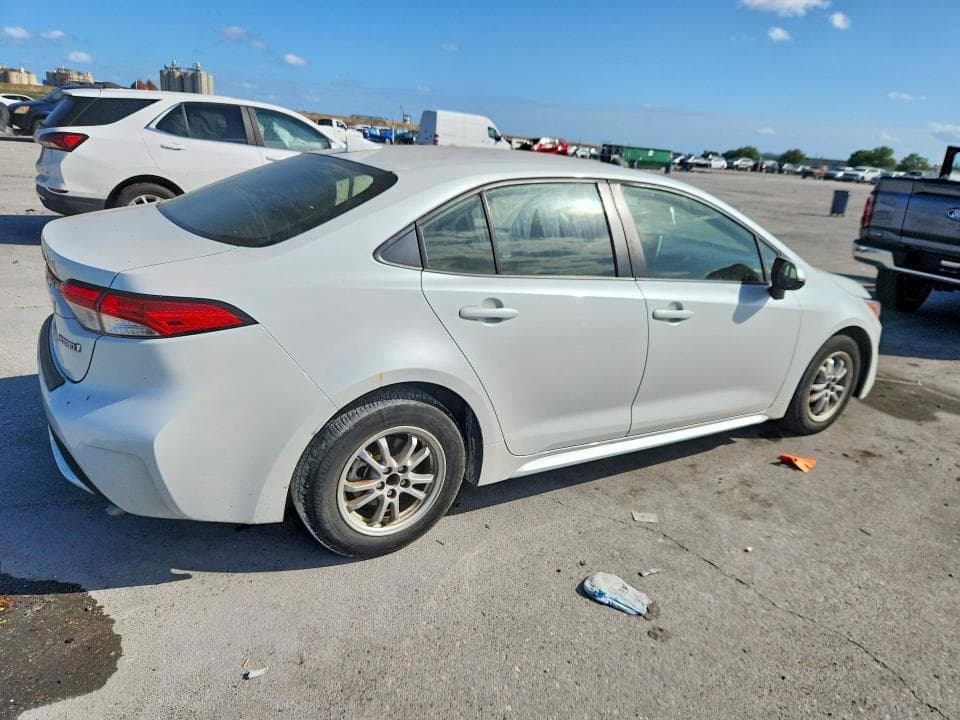 2022 TOYOTA COROLLA LE LE 3