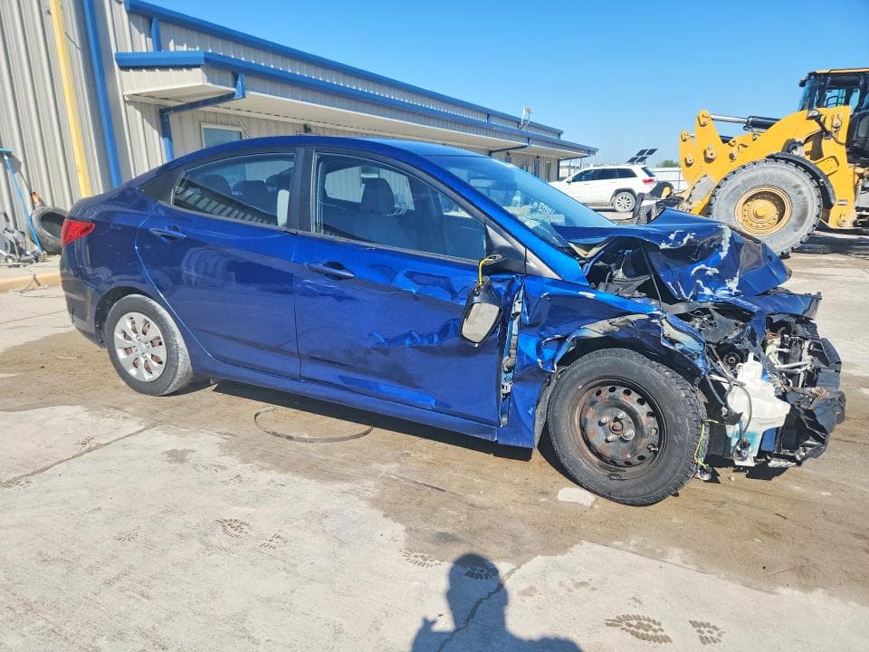 2016 HYUNDAI ACCENT SE 4