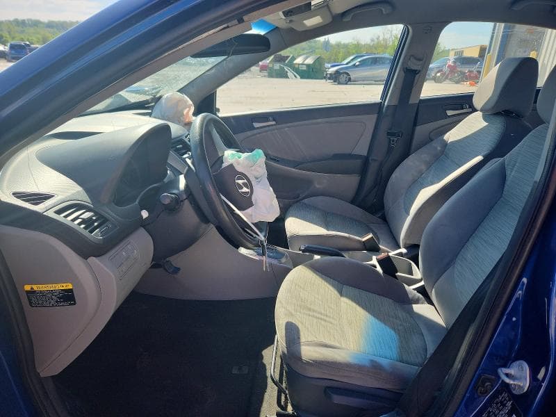 2016 HYUNDAI ACCENT SE 7