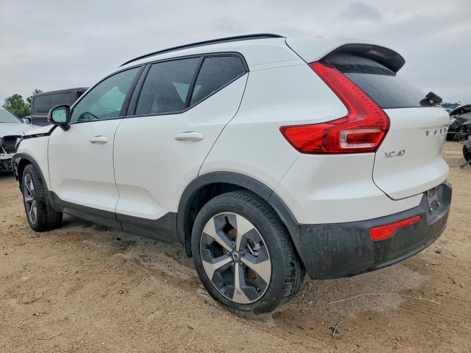 2026 VOLVO XC40 PLUS PLUS 3