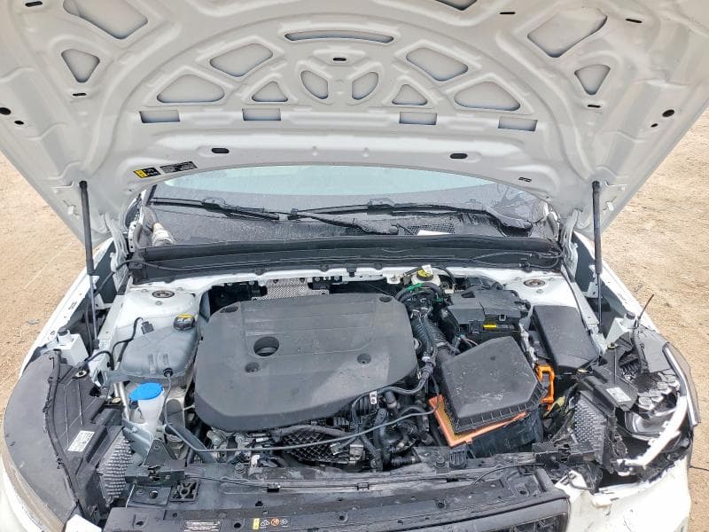2026 VOLVO XC40 PLUS PLUS 12