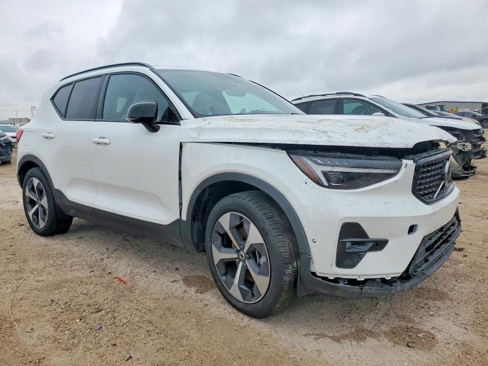 2026 VOLVO XC40 PLUS PLUS 5