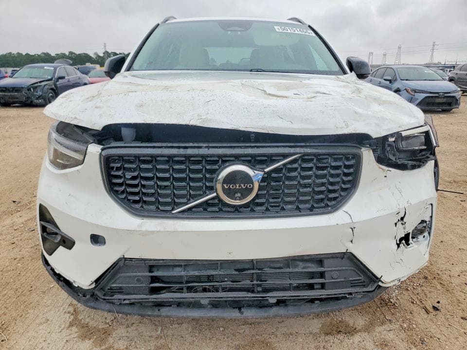 2026 VOLVO XC40 PLUS PLUS 6